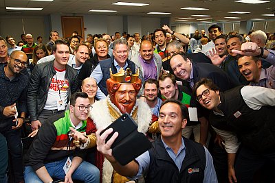 Corporate_Event_Group_Selfie.jpg
